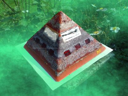Pyramid Orgonite Dutch Shine, bijenwas, mineralen, metalen, kristallen