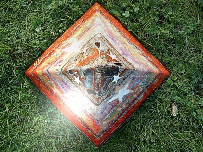 Pyramid Orgonite Star Hope, bijenwas, kristallen, mineralen, metalen.