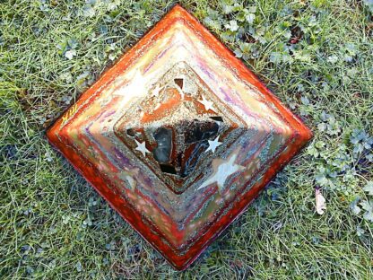 Pyramid Orgonite Star Hope, 24 cm side, bijenwas, mineralen, kristallen, metalen.