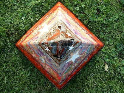 Pyramid Orgonite Star Hope, bijenwas, kristallen, mineralen, metalen.