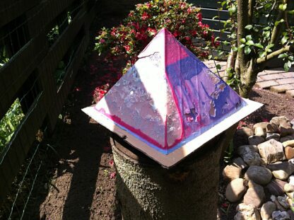 Orgonite Pyramid Vegan One, ecosojawas, kristallen, mineralen, metalen.