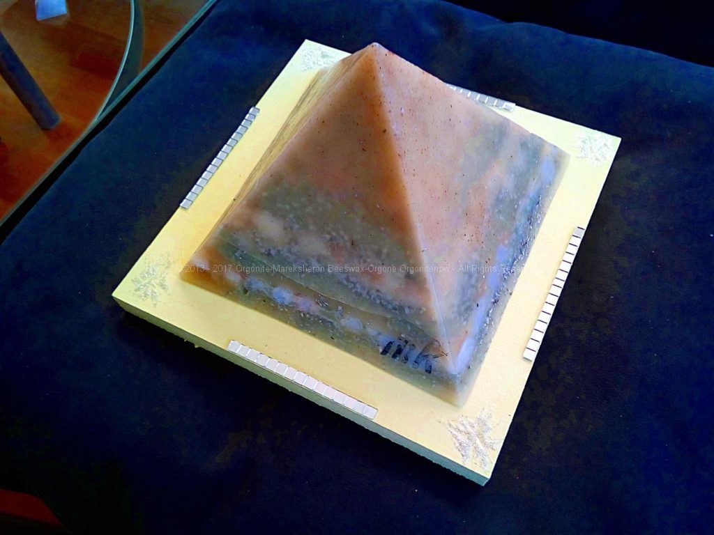 Piramide Orgonite 17 Sand
