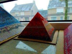 Blizzard 17 cm piramide orgonite