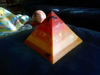Lemuria Dream 17 cm pyramid orgonite 002