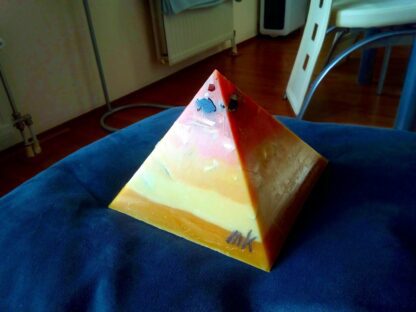 Lemuria Dream 17 cm pyramid orgonite 002