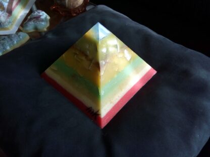 Opaliet 17 cm pyramid orgonite 003