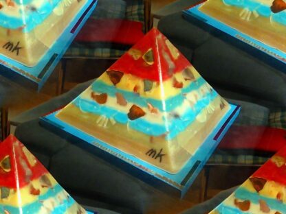 Polychroom 24 cm pyramid orgonite