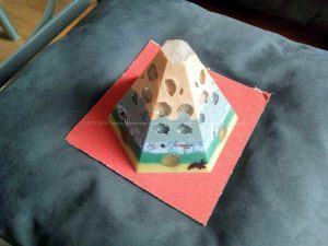 Volle Maan Golden pyramid beeswax orgonite